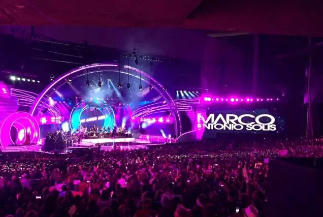 易事達(dá)舞臺租賃屏，為智利國際群星演唱會點燃激情！