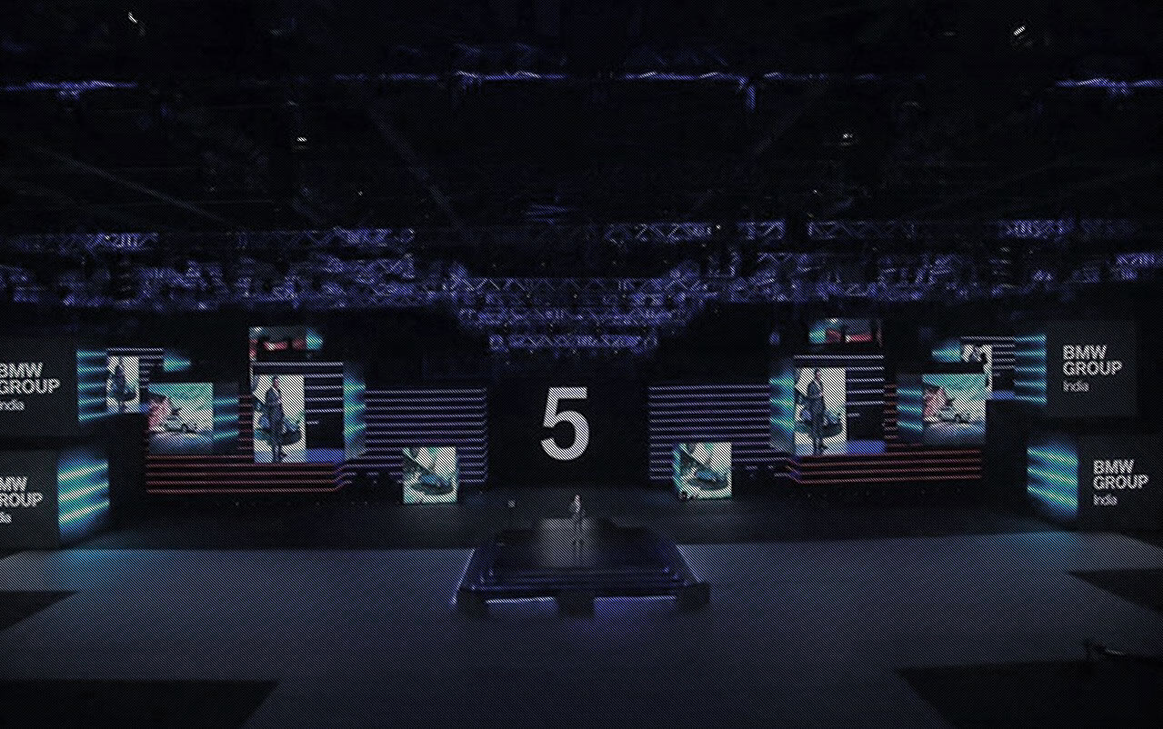 印度全新寶馬5系2017新品發(fā)布會戶內(nèi)舞臺租賃屏迷你系列P3.75