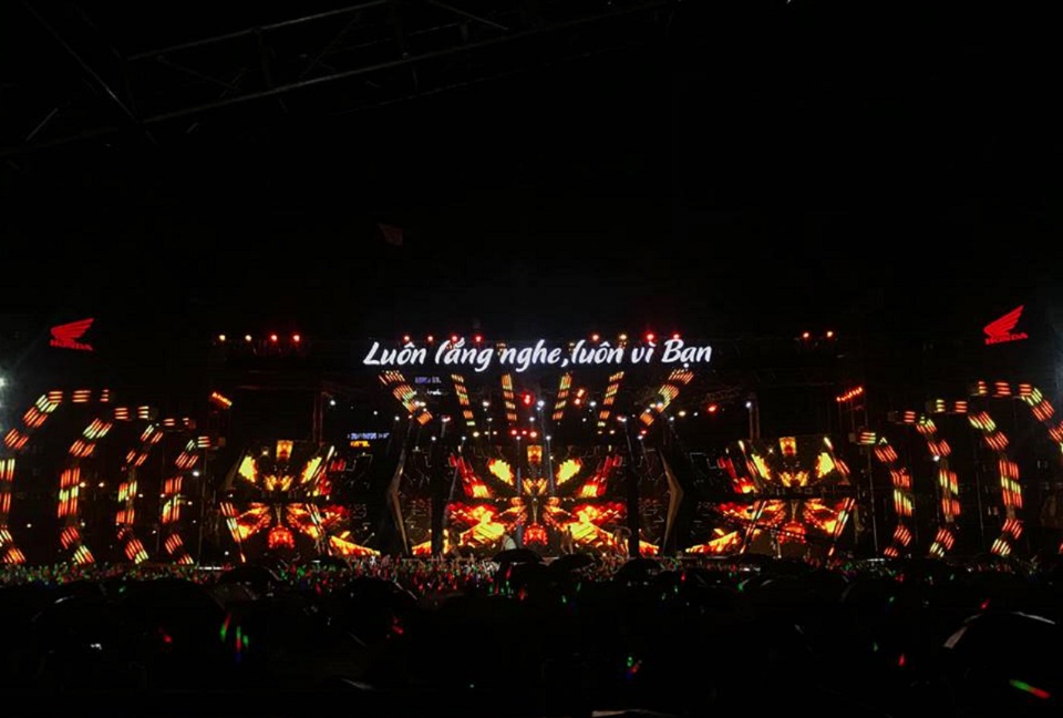 易事達(dá)LED顯示屏炫彩系列