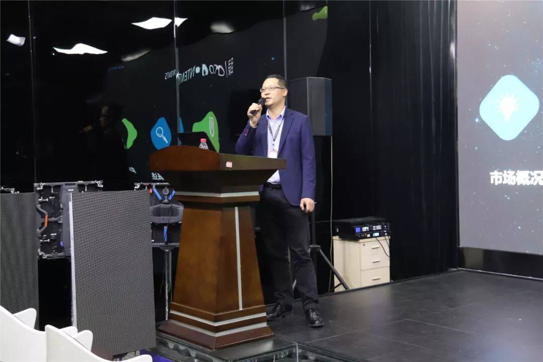 戶內(nèi)固裝，戶內(nèi)租賃